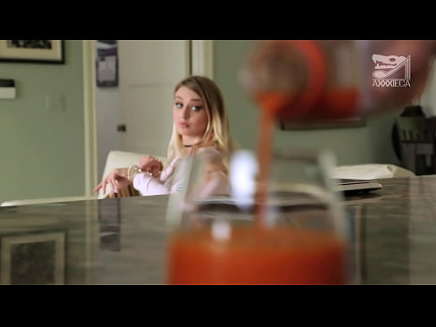 ❤️ Халуухан охин нь том хөхтэй, бариу pussy авдаг тахиа нь ялагдагч, гэхдээ маш хэцүү Зүгээр л порно манайд ❌