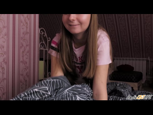 ❤️ Blondie хөхүүл түүний BFF-ийн гүн болон авдаг булэг нь түүний аманд Зүгээр л порно манайд ❌